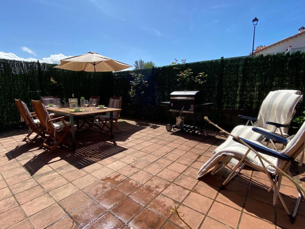 Apartamento En Complejo Residencial Rovacias Comillas Exteriér fotografie